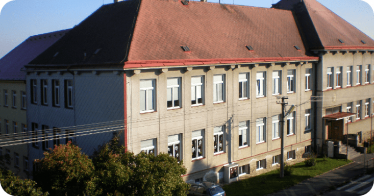 Foto budovy školy